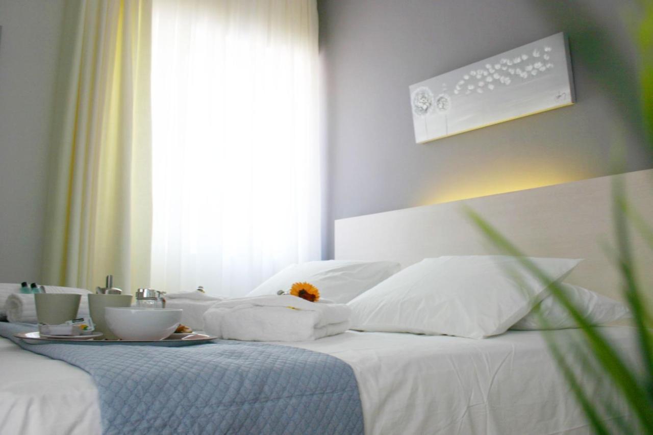 Socrates By Heloni Apartments Athènes Extérieur photo
